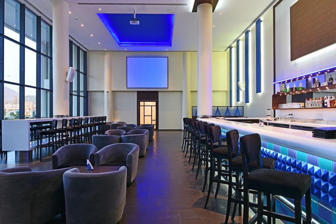Club One Hotell Manor Eksteriør bilde
